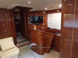 Mangusta 72 particolare interno