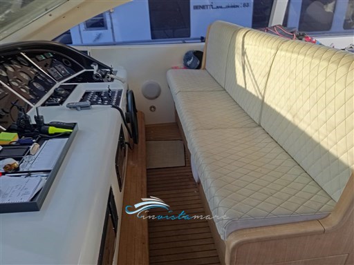 Mangusta 72 guida