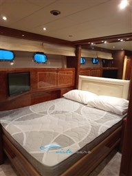 Mangusta 72 camera armatore