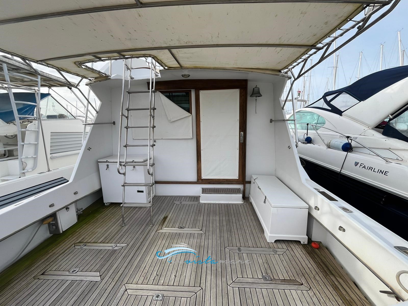 Hatteras 43  pozzetto