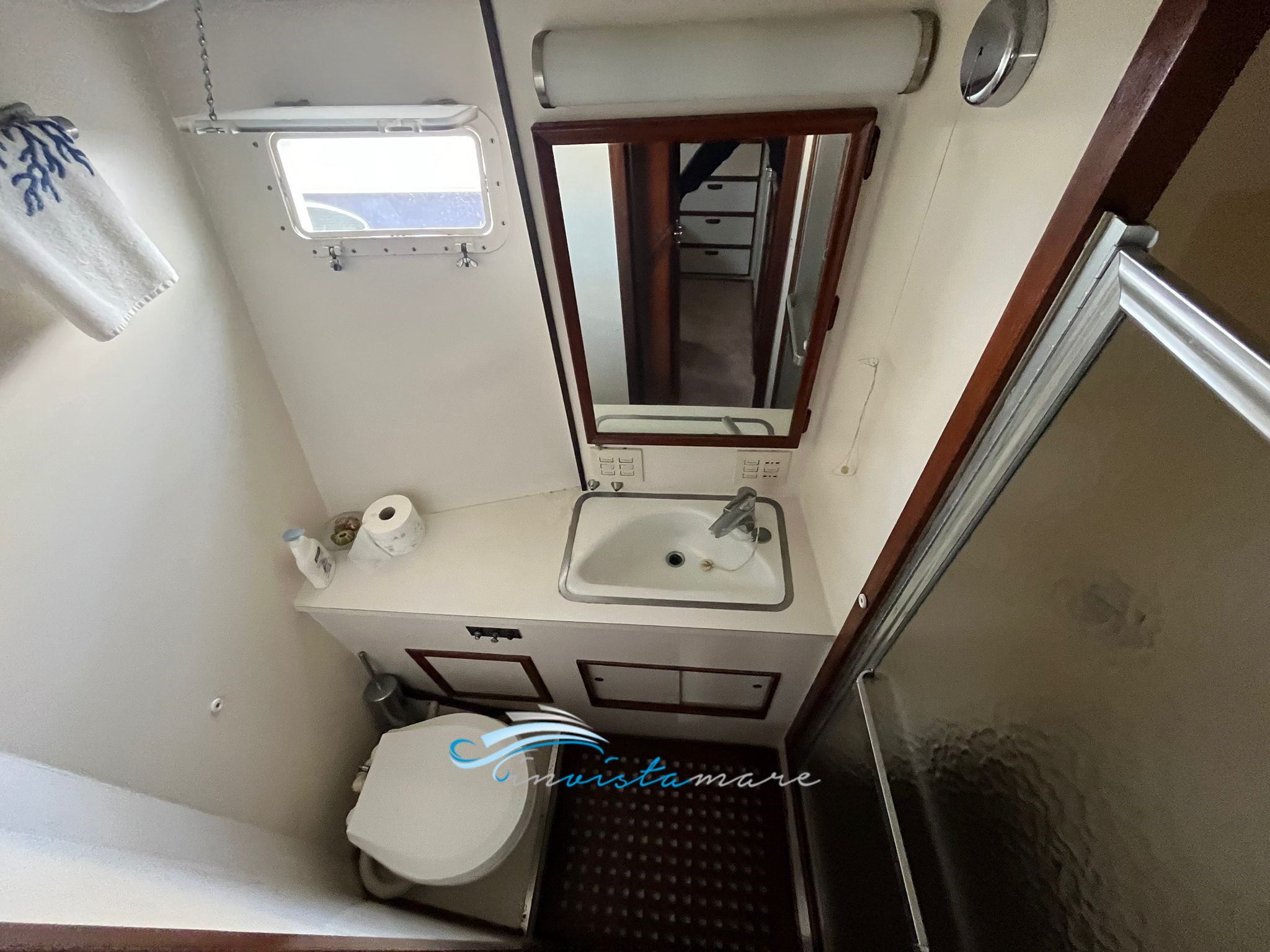 Hatteras 43  bagno