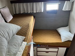 Hatteras 43 camera doppia