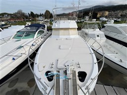 Hatteras 43 prua