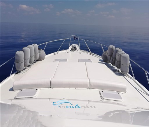 Hatteras 50 prua 1
