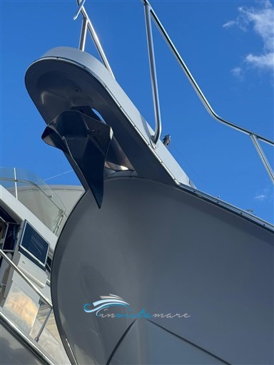 Hatteras 50 ancora