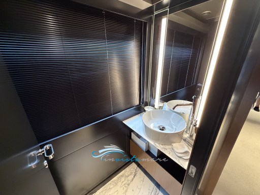 Riva 102 bagno