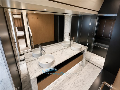Riva 102 bagno 1
