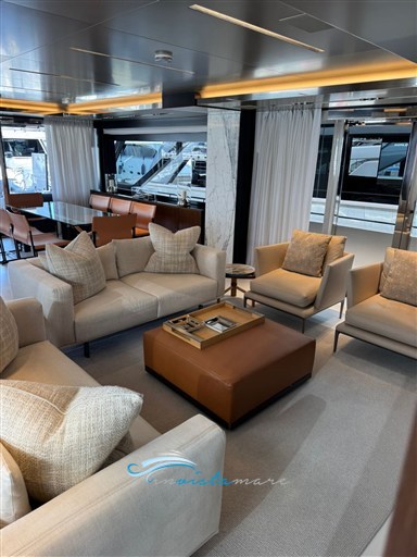 Riva 102 dinette 1