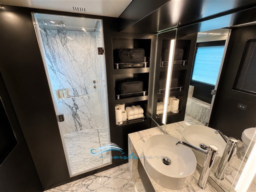 Riva 102 bagno 3