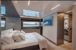 Ferretti 850 camera