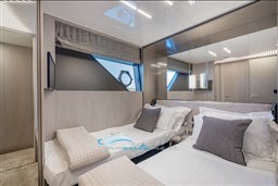 Ferretti 850 camera doppia