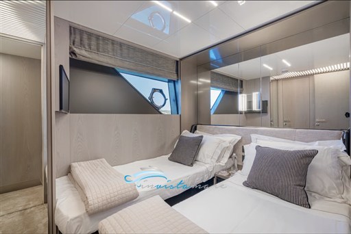 Ferretti 850 camera doppia