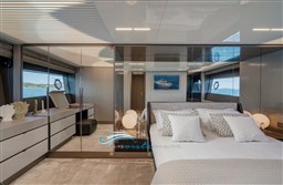 Ferretti 850 camera