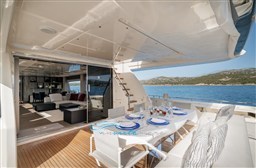 Ferretti 850 pozzetto