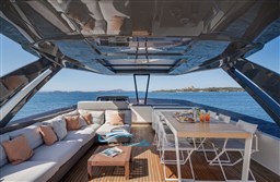 Ferretti 850 fly