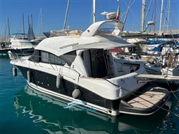 Antares 36 esterno