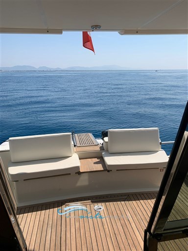 Ferretti 120 pozzetto 3