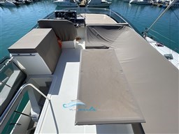 Galeon 550 fly
