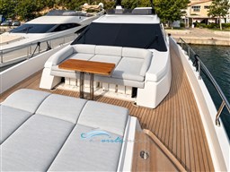 Ferretti 720 prendisole