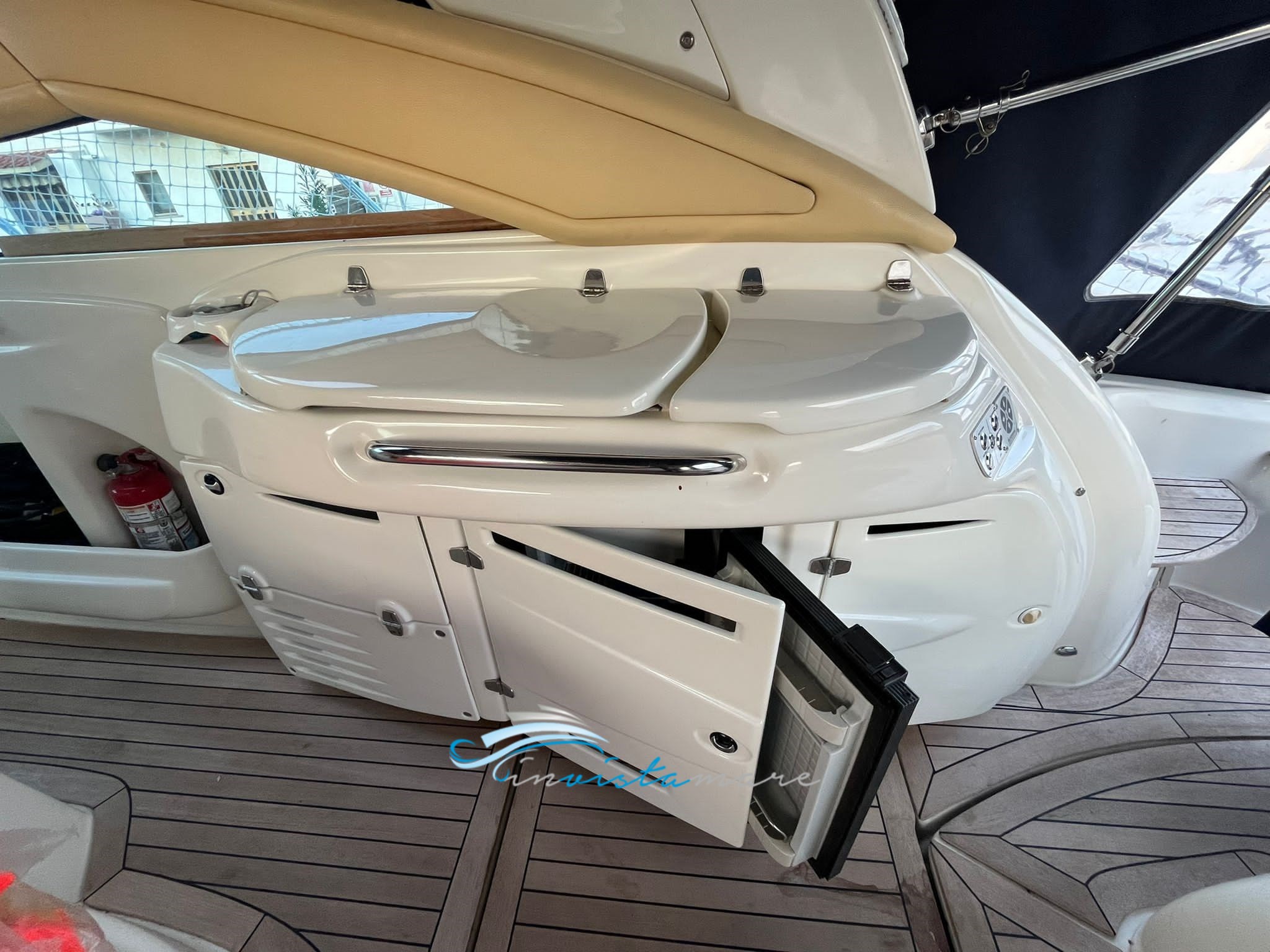 Cranchi 43 cucina esterna