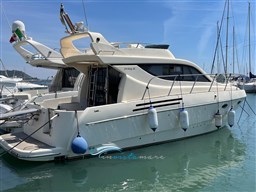 Striking 36 esterno 1