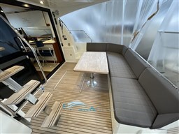 Prestige 460 pozzetto 1