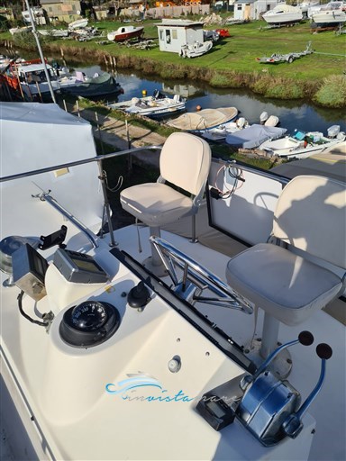 Bertram 33 guida fly 2