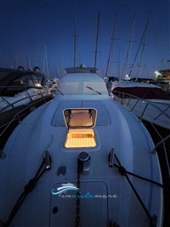 Carnevali 120 prua notturna