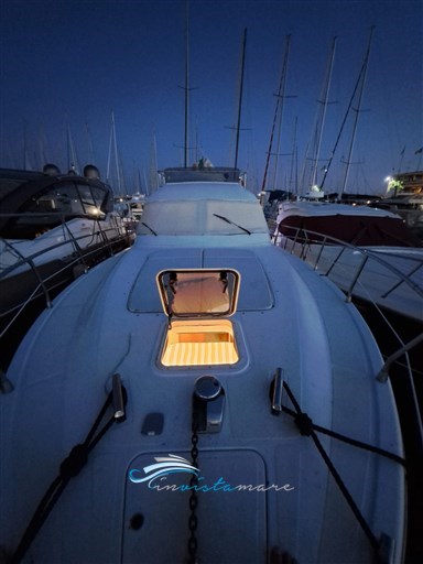 Carnevali 120 prua notturna