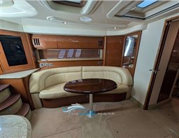 SeaRay 455 dinette