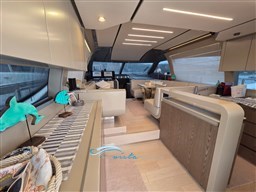 Ferretti 550 salone