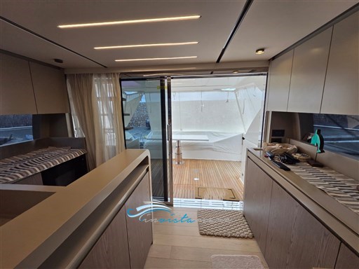 Ferretti 550 entrata