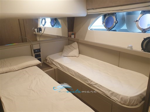 Ferretti 550  camera doppia 2