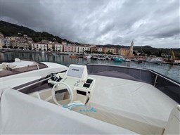 Ferretti 550 guida fly