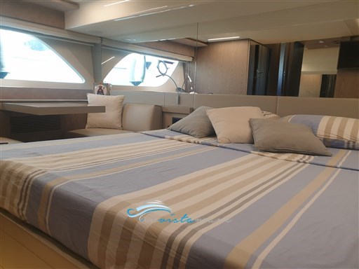 Ferretti 550  camera armatore