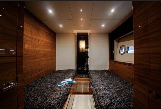 Sunseeker 68 camera doppia