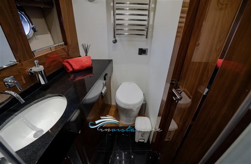 Sunseeker 68 bagno 1
