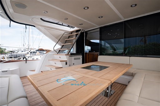 Sunseeker 68 tavolo pozzetto