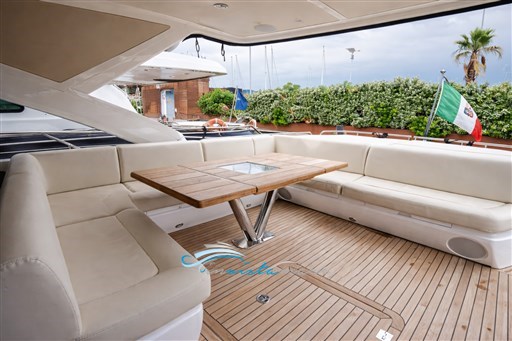 Sunseeker 68 pozzetto