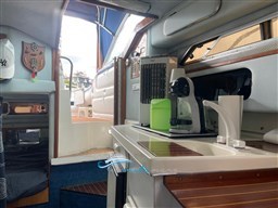 Sea Ray 250  cucina