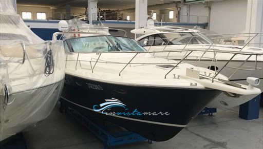 Uniesse 48 coperto