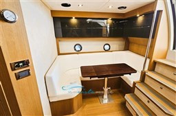 Atlantis 44 dinette