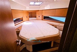 Atlantis 44 camera V prua