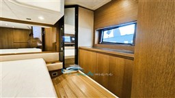 Atlantis 44 legno camera