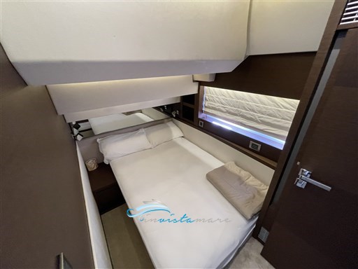 Prestige 630 camera francese