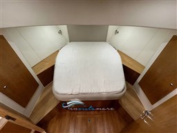 Blue Navy 430 camera V prua 3