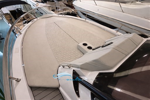 Ranieri 330 prua