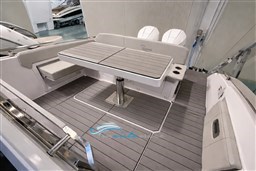 Ranieri 330 tavolo pozzetto