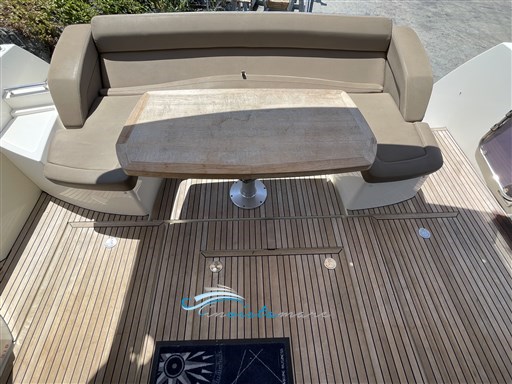 Prestige 500 tavolo pozzetto