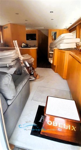 Hatteras 60 interno